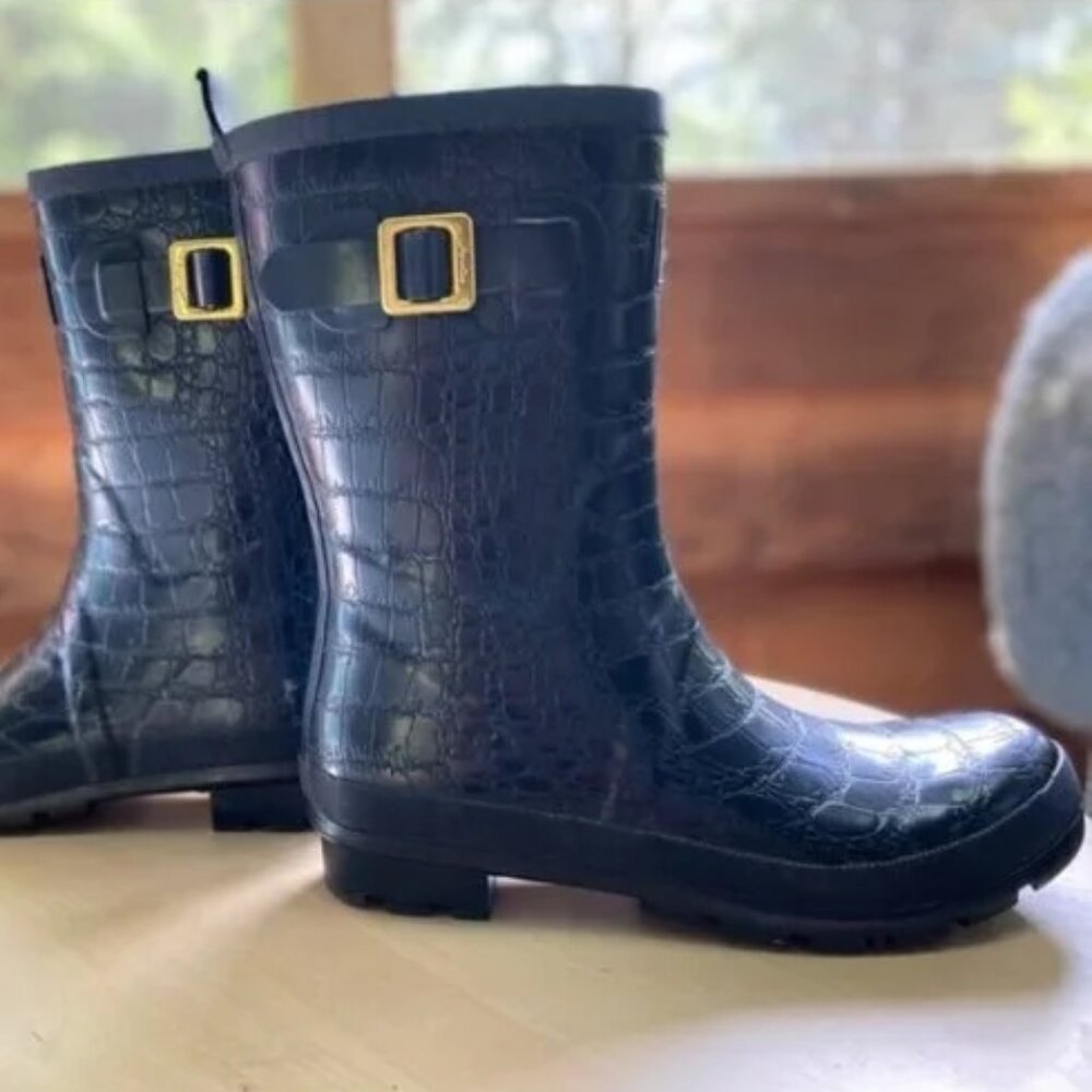Crocodile Embossed Mid-Length Rain Boots with Gold Buckle Embellishment